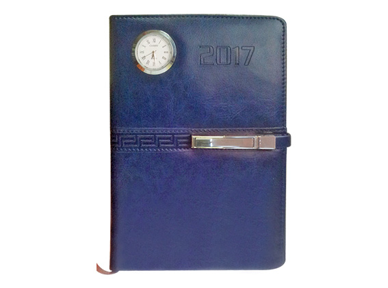 Agenda journalier 14x20,5 cm avec fermoir et montre