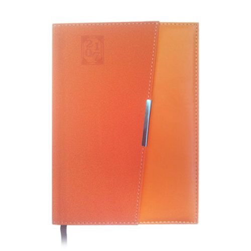 Agenda journalier 21×14,5cm, couverture en simili cuir avec pochette