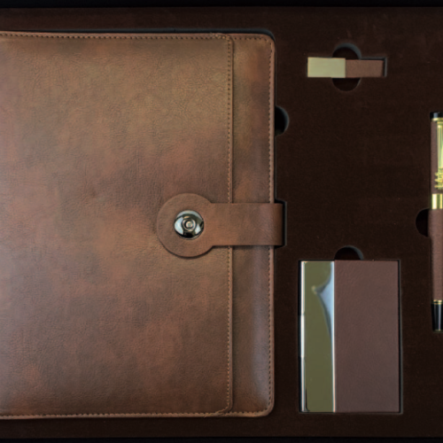 Coffret Agenda VIP en similicuir 16×22 cm et 3 Accessoires Complets Couleur au Choix