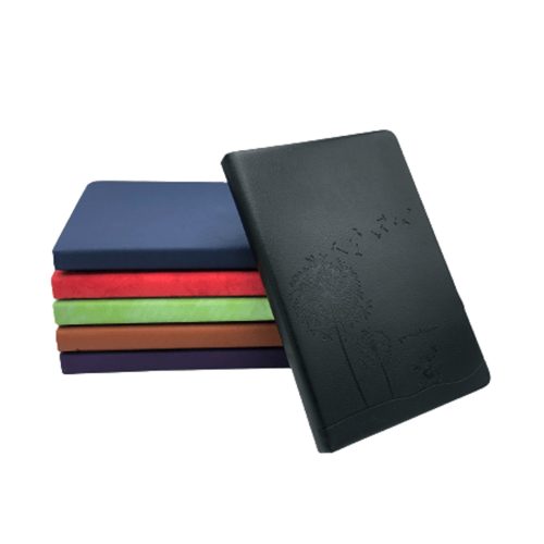 Notebook Papier ivoire 90 gr 120 pages lignées Ouverture à plat 180° Couverture cuir grainé Coloris au choix