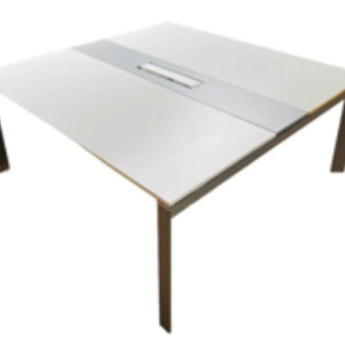 Table de réunion 1m50 sur 1m30 – 18 mm d’épaisseur Blanche